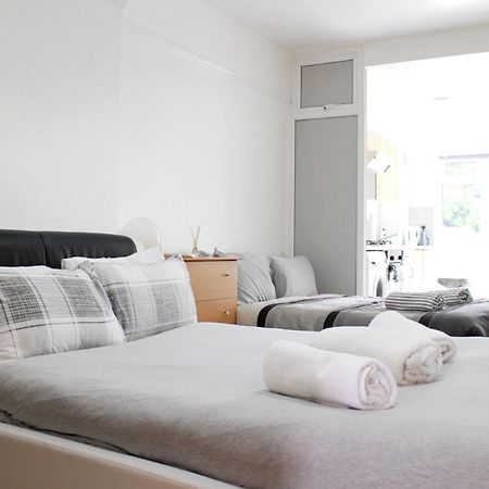 Large Studio Garden Flat On Golders Green Road London Bagian luar foto