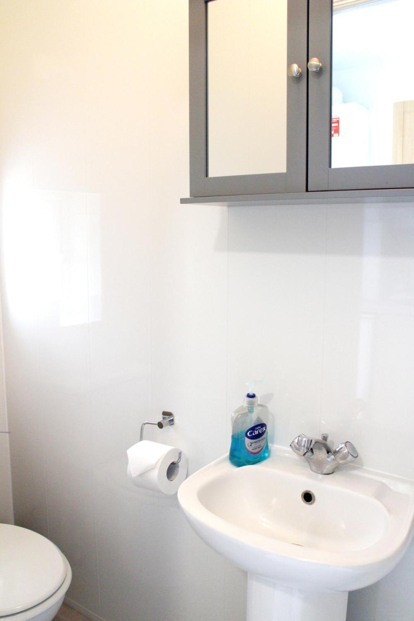 Large Studio Garden Flat On Golders Green Road London Bagian luar foto